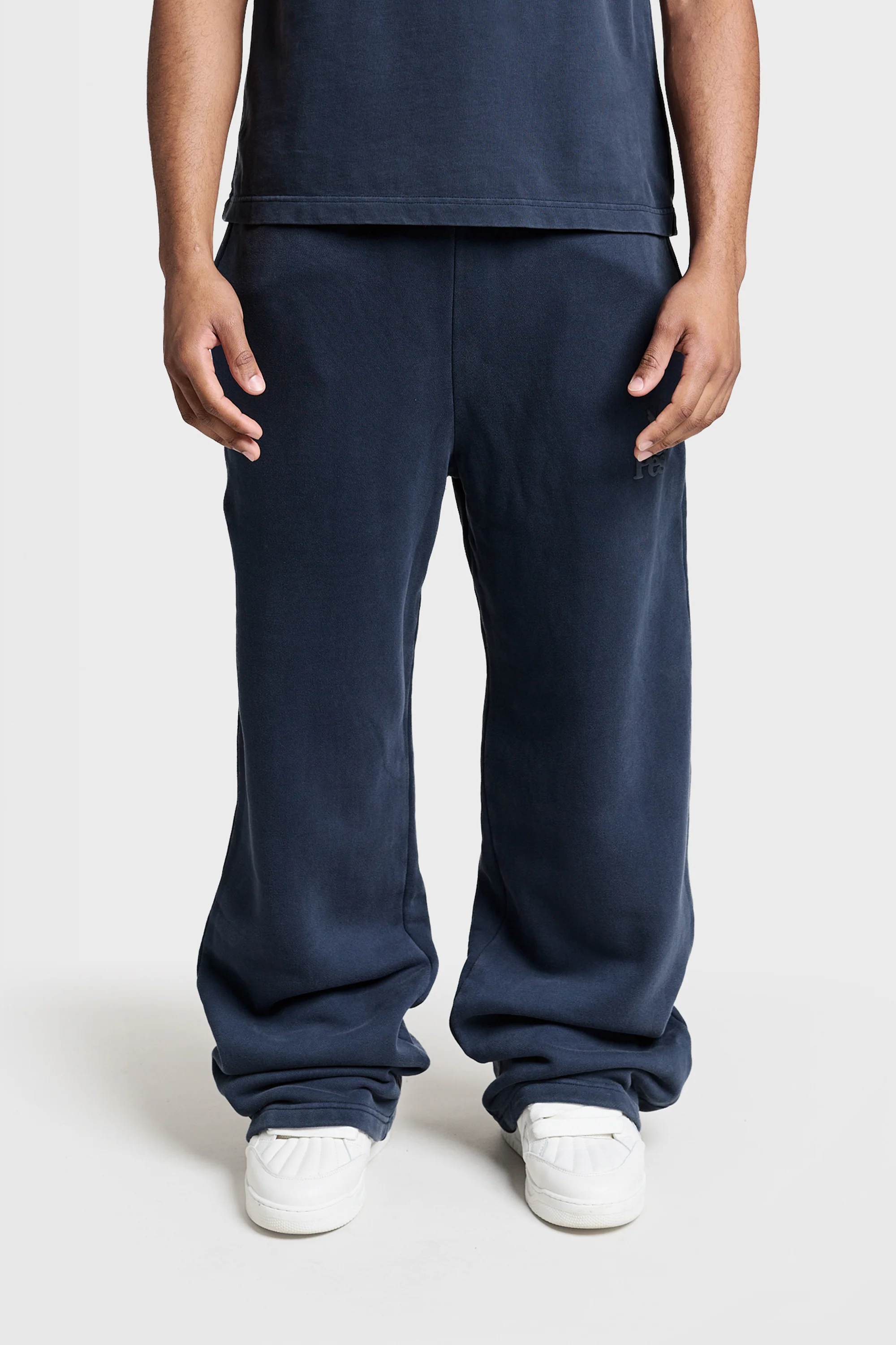 Logo Raws Open Leg Jogger - Image 5